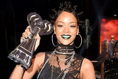 Muzikos apdovanojimuose „iHeartRadio Music Awards“ triumfavo Rihanna