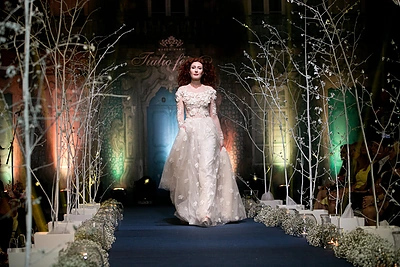 Žiūrėkite Viktorijos Jakučinskaitės naujausios kolekcijos „Suknelės išpažintis“ pristatymo vaizdo įrašą!