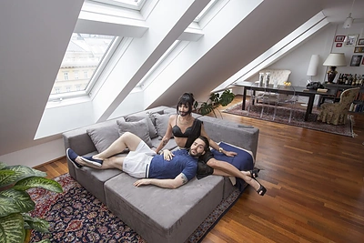 „Eurovizijos“ nugalėtoja Conchita Wurst atvėrė prabangių namų duris ir parodė savo sutuoktinį