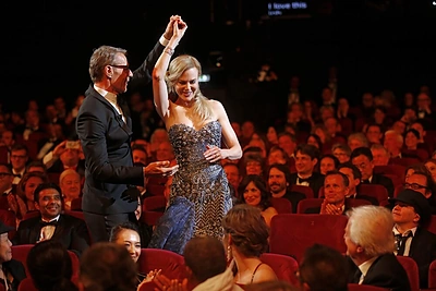 Per Kanų kino festivalio atidarymą ceremonijos vedėjas Lambertas Wilsonas šokdino Nicole Kidman