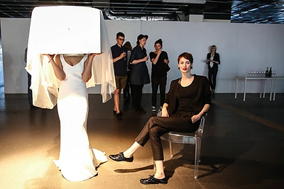 Monika Dirsytė kartu su Monika Račiūnaite pristatė performansą „Monika&Monika“