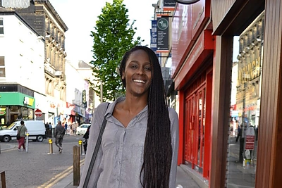 Gatvės stilius: charizmatiška Liverpulio undinė