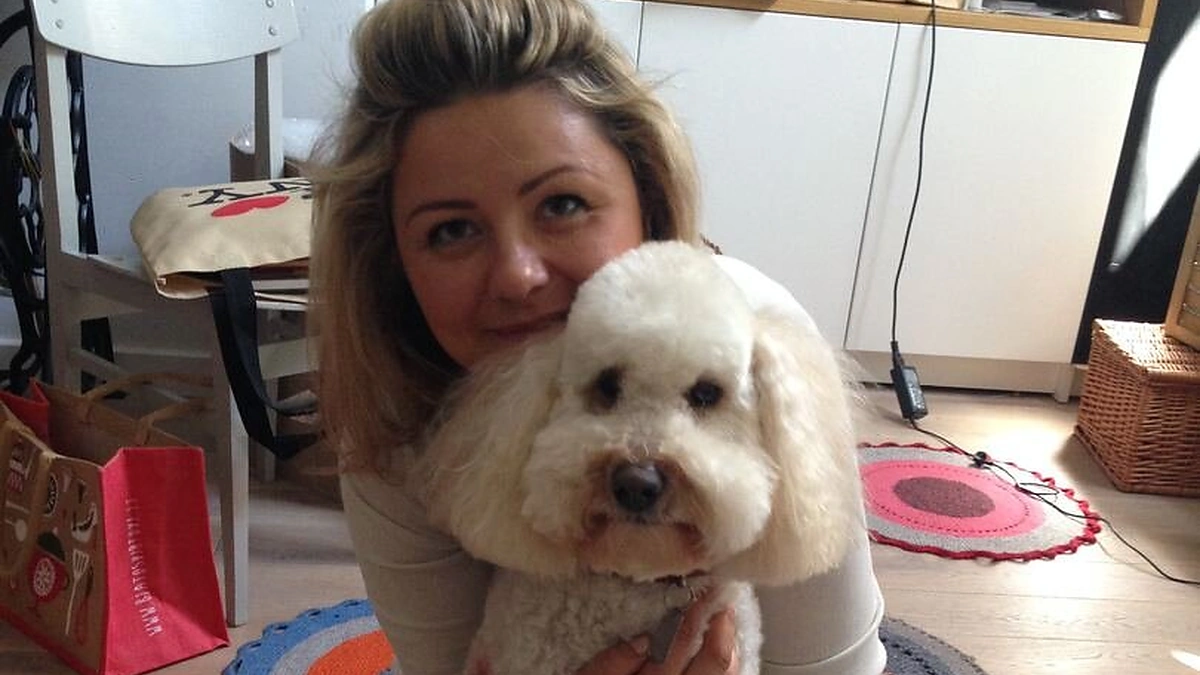 Beata Nicholson su šuniu