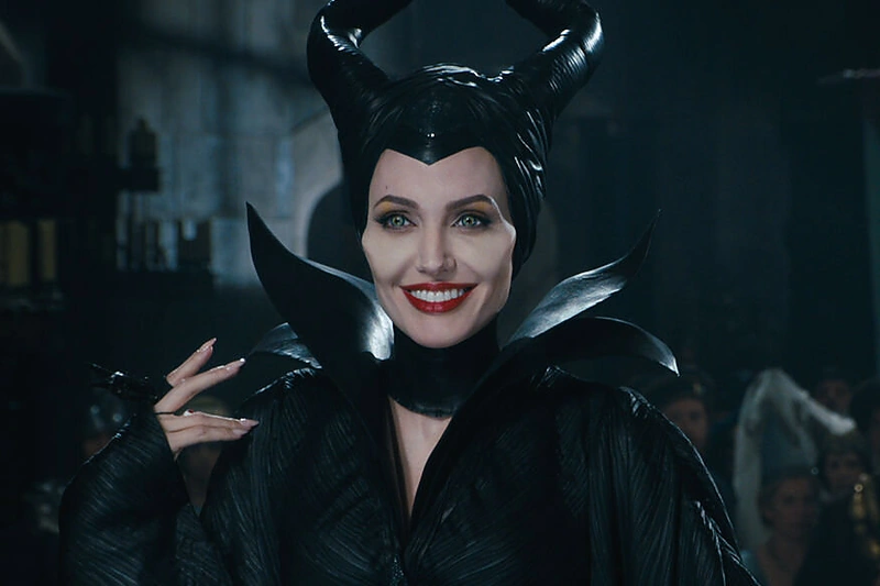 Angelina Jolie filme „Piktadarės istorija“