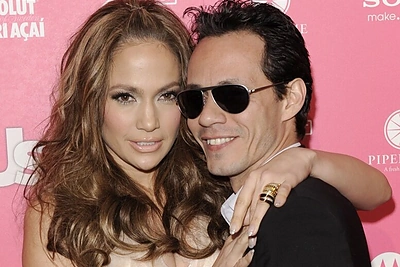 Praėjus trejiems metams nuo skyrybų teismas pagaliau oficialiai išskyrė Jennifer Lopez ir Marcą Anthony bei padalijo vaikų globą