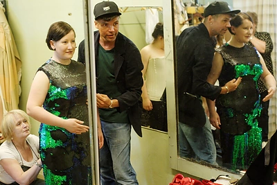 Juozas Statkevičius kuria kostiumus „Aleksandro puotai“: suradome raktą barokinei prabangai