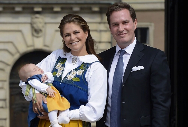Švedijos princesė Madeleine ir Christopheris O'Neillas su dukra princese Leonore