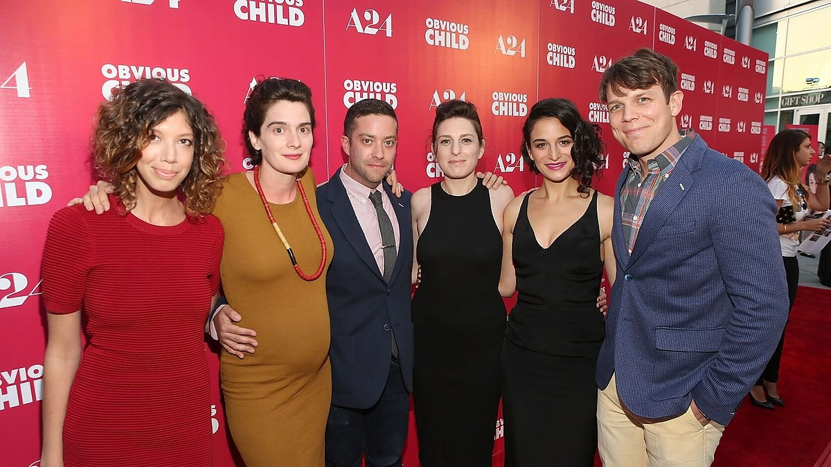 Gaby Hoffmann (antra iš kairės)