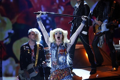 Miuziklas „Džentelmeno meilės ir nužudymo vadovas“ triumfavo teatro apdovanojimuose „Tony“