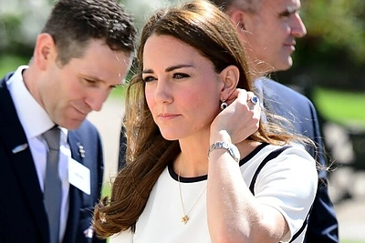 Dėl sunkios būklės nėščia hercogienė Catherine atšaukė dar vieną oficialų vizitą