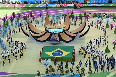 Jennifer Lopez, Claudia Leitte ir Pitbull pasirodymas 2014-ųjų pasaulio futbolo čempionato atidarymo ceremonijoje