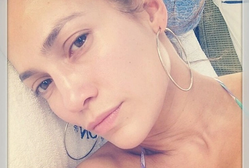 Jennifer Lopez be makiažo
