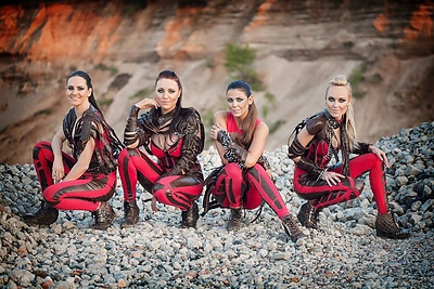 Rožių karai: „4 Roses“ narė jaučiasi išmesta iš grupės, buvusios kolegės kaltina ją pačią