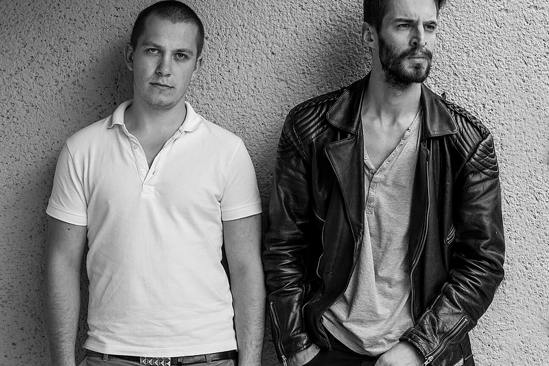 „Freaks On Floor“