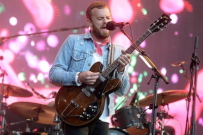 „Kings Of Leon“ koncertas Rygoje: pamatyti Amerikos roko žvaigždžių plūdo ir gausus būrys lietuvių