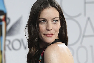 Aktorė Liv Tyler anksčiau laiko pagimdė antrą sūnų
