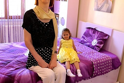 Rumeysa Gelgi savo kambaryje