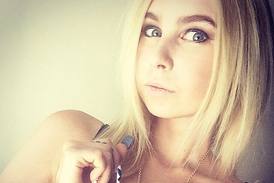 Amerikoje karjeros aukštumų siekianti Simona Milinytė parodė, kaip dainuoja gyvai