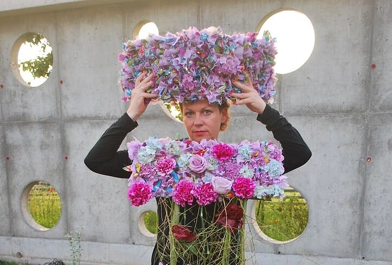 Floristų sukurta suknelė