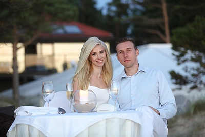 Santuokos 10-metį Inga ir Aivaras Stumbrai minėjo romantiškai ant jūros kranto