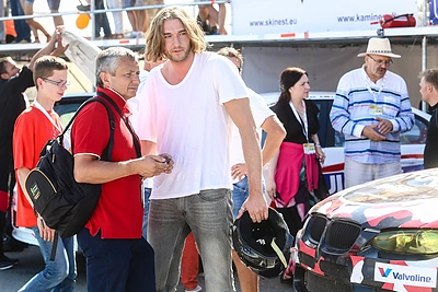 Verslininkas Tautvydas Barštys atskrido į Palangą palaikyti sūnaus „Porsche“ lenktynėse