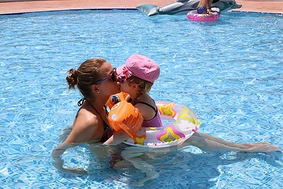 Milana Jašinskytė su dukrele