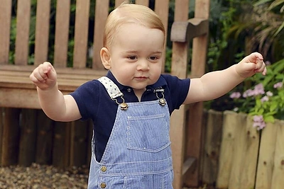 Pirmojo gimtadienio išvakarėse britų karališkoji pora išplatino princo George'o nuotrauką