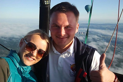 Giedrius Leškevičius pakvietė sporto žinių vedėją Astą Žukaitę į oro baliono komandą