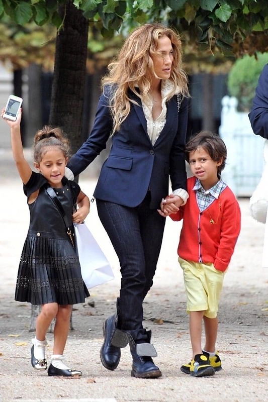 Jennifer Lopez su dvyniais Maxu ir Emme 2014-aisiais