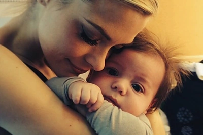 Aktorė Jaime King linki stiprybės negalinčioms pastoti: pati iki sūnaus gimimo persileido 5 kartus