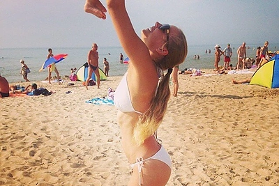 Dviejų vaikų mama Goda Alijeva Palangos paplūdimyje pademonstravo nepriekaištingą figūrą