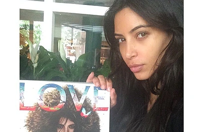 Kim Kardashian be makiažo