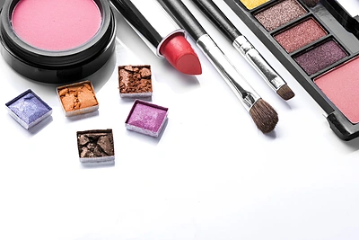 Kosmetikos etiketės: kenksmingi komponentai