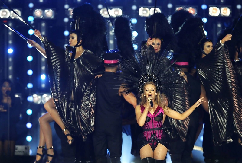 Kylie Minogue Sandraugos žaidynių uždarymo ceremonijoje
