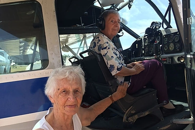 Sakalo Uždavinio mama Irena ir teta