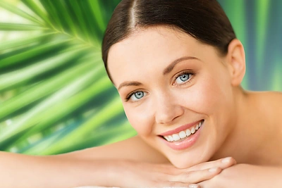 Vaisiai ir daržovės skaisčiai bei švytinčiai odai