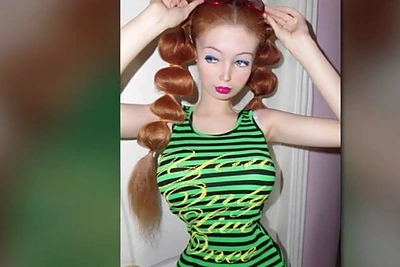 Jauniausia lėlė Barbė tikina: „Plastinių operacijų man neprireikė“