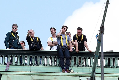 Tomas Cruise‘as ant Vienos operos rūmų stogo