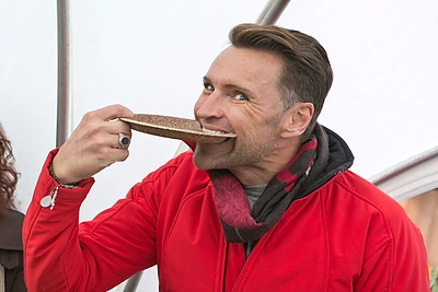 Naujos poilsio oazės atidaryme Žilvinas Grigaitis paragavo lėkštės