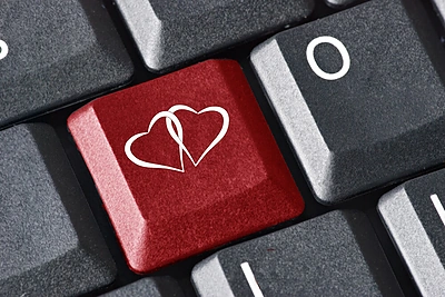 „Internete sutiktas vyras prašo neversti jo mylėtis“. Santykių ekspertų komentaras