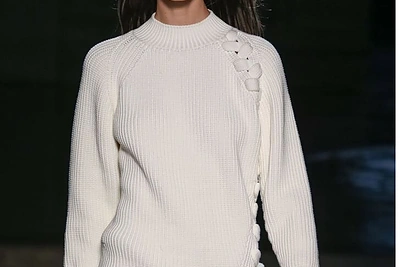 Victorios Beckham 2015 metų vasaros kolekcijos modelis