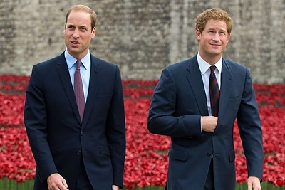 Princas Williamas prakalbo apie antrąjį Catherine nėštumą, o brolis Harry linki jam dukters