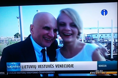 Venecijoje Gedvydas Vainauskas vedė 29-eriais metais jaunesnę Liuminatą Mickutę