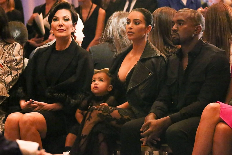Kris Jenner, Kim Kardashian su dukra North ir Kanye Westas