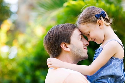 Mažoji tėčio princesė: 3 klaidos, kurių derėtų vengti kiekvienam tėvui