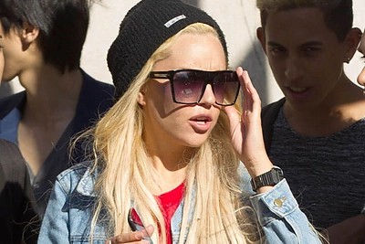 Problemiškoji aktorė Amanda Bynes susižadėjo su 19-mečiu masalo parduotuvės darbuotoju