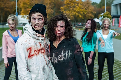 Grimas, pavertęs zombiais