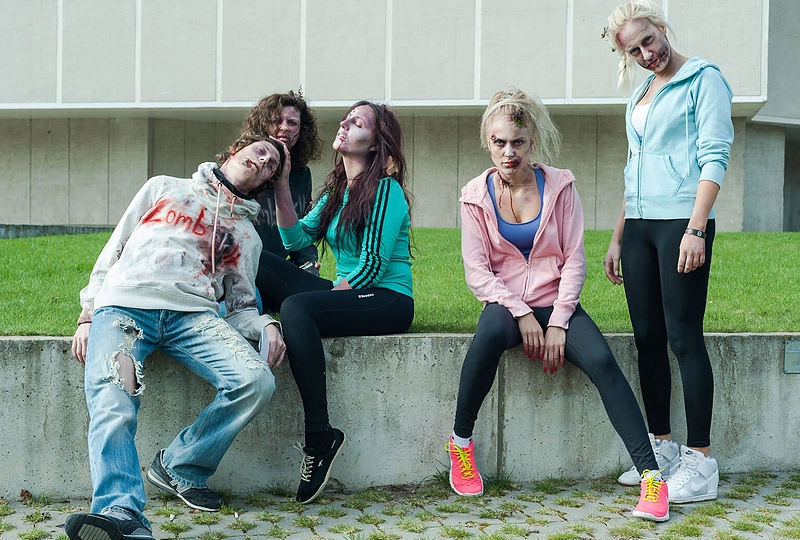 Grimas, pavertęs zombiais