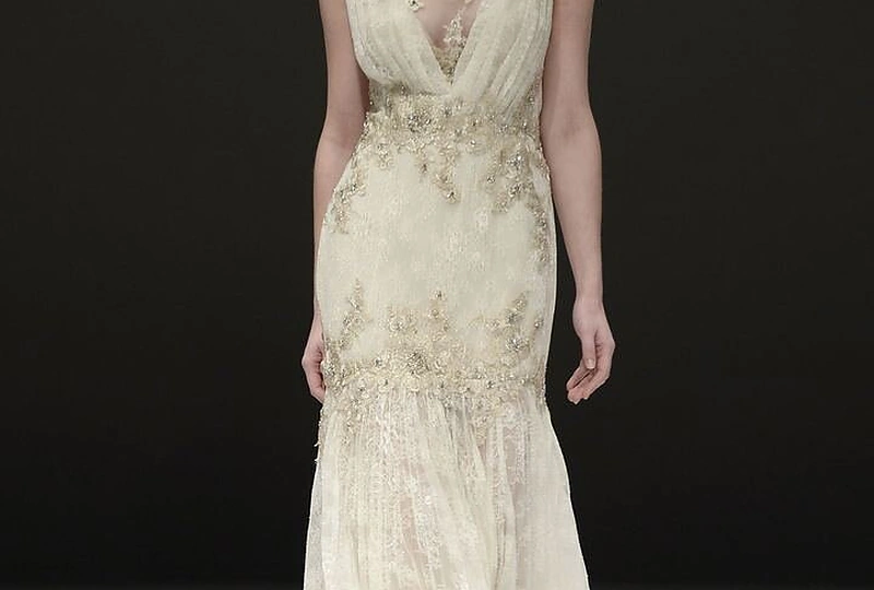 „Badgley Mischka“ kolekcijos modelis