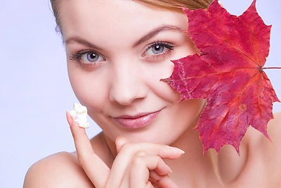 Veido odos priežiūra rudenį: naminiai veido odos šveitikliai, tonikai ir kaukės